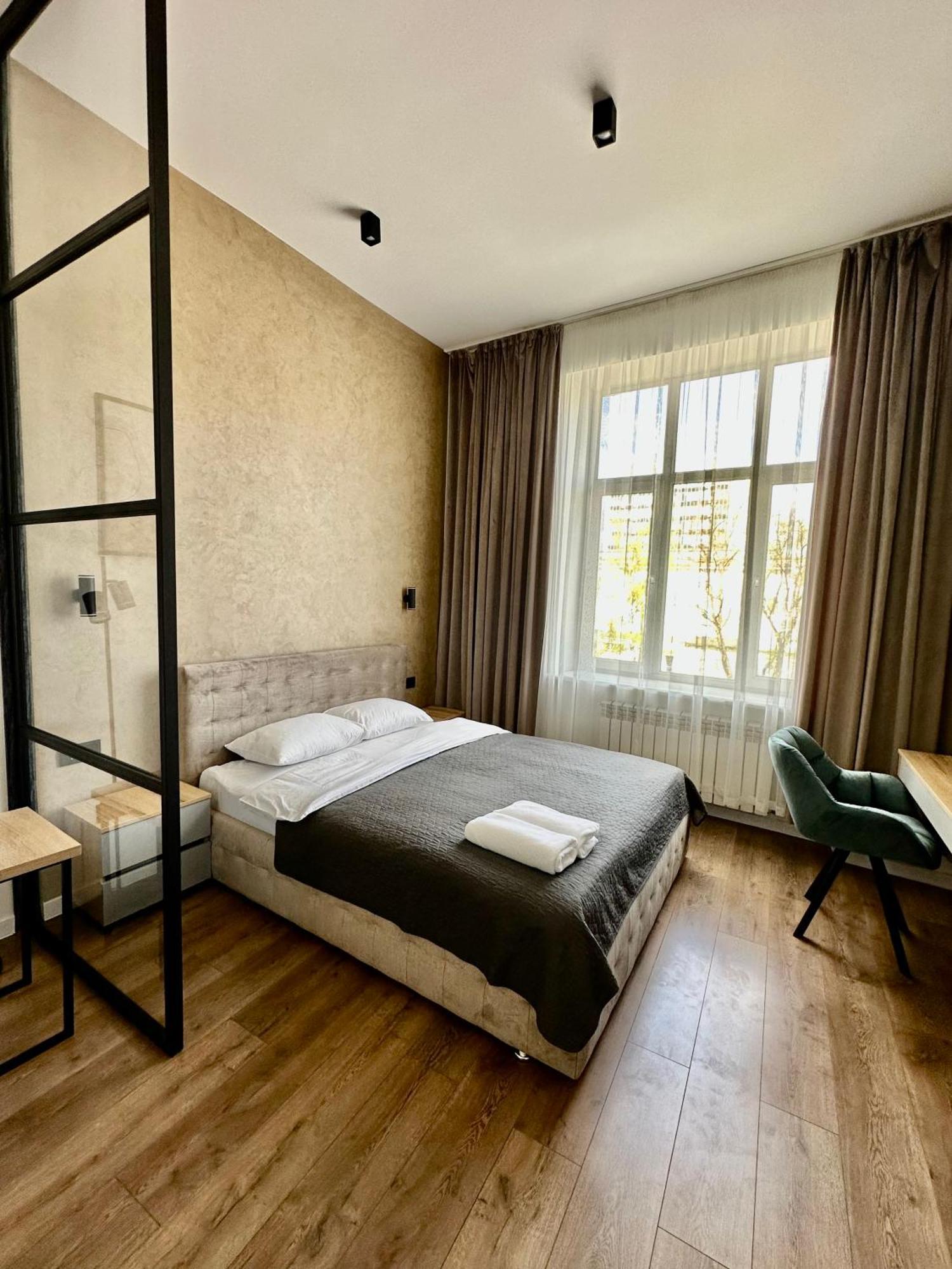 Romantic Apartments - In The Center Of Lviv , King-Size Bed Dış mekan fotoğraf