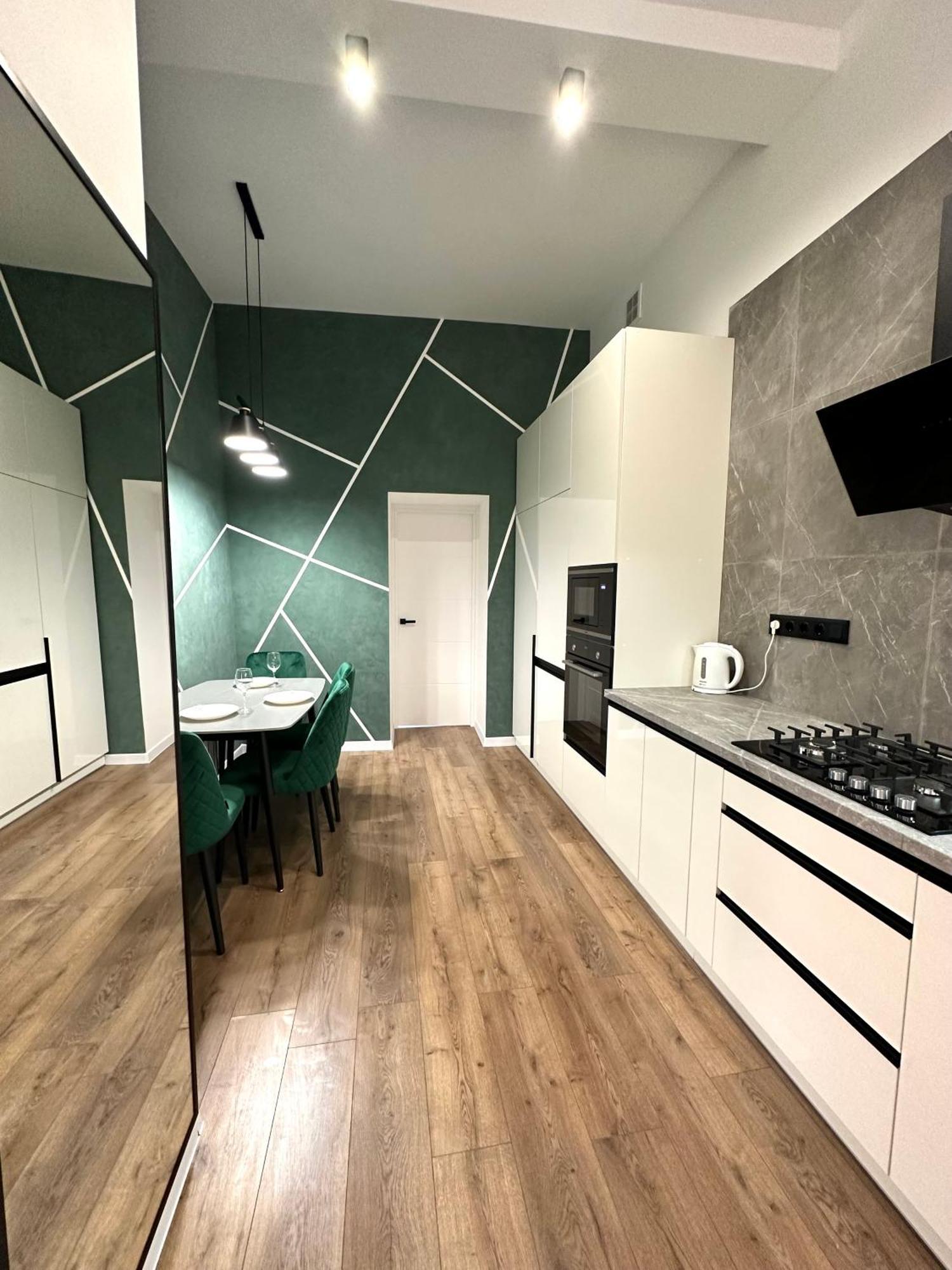 Romantic Apartments - In The Center Of Lviv , King-Size Bed Dış mekan fotoğraf