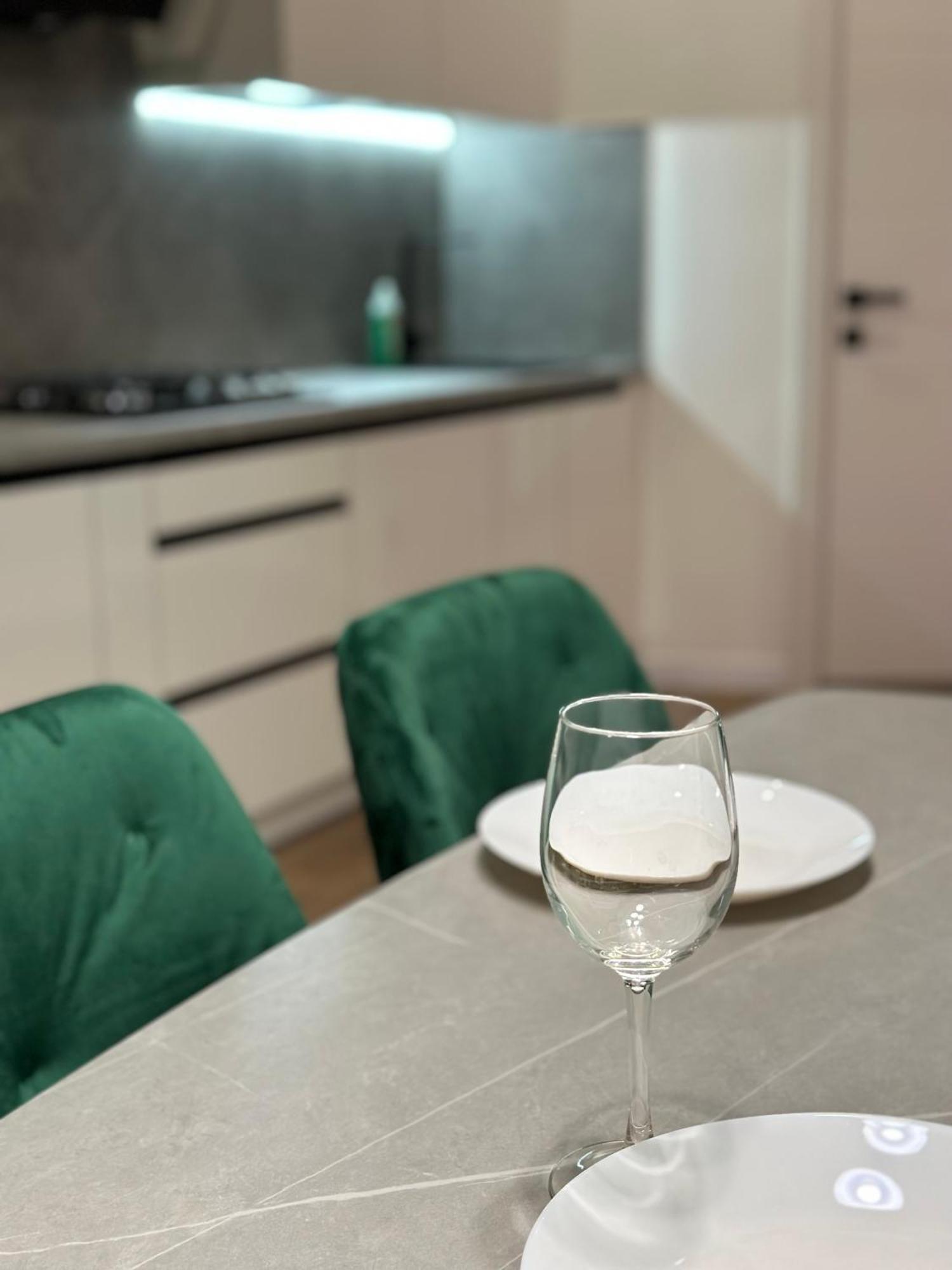 Romantic Apartments - In The Center Of Lviv , King-Size Bed Dış mekan fotoğraf