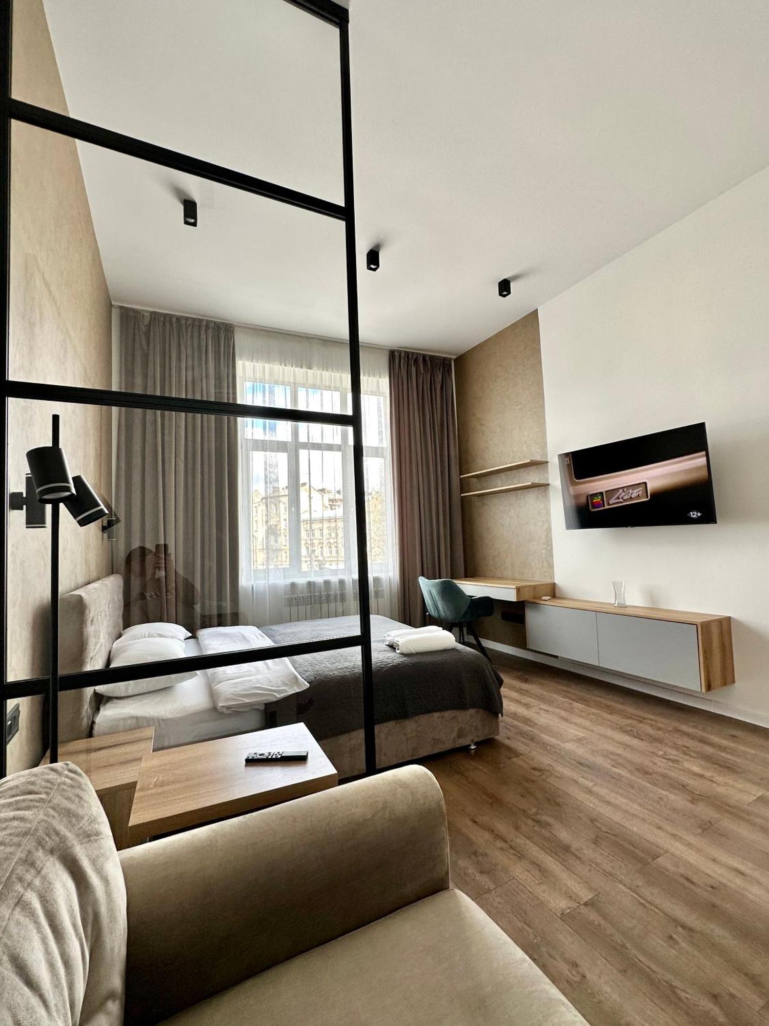 Romantic Apartments - In The Center Of Lviv , King-Size Bed Dış mekan fotoğraf